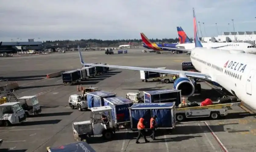 هجوم سيبراني يقطع الإنترنت عن مطار