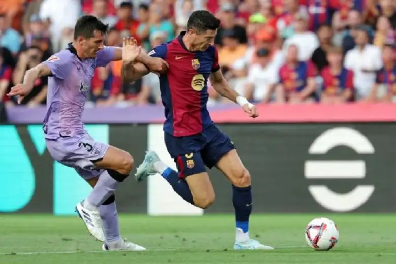 برشلونة ينشد الفوز الثالث اليوم في