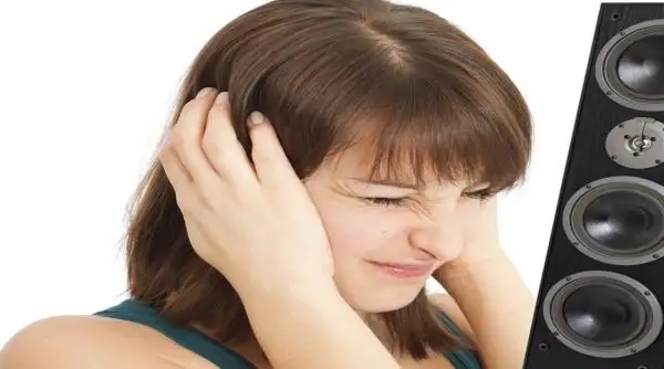 أسباب طنين الأذن