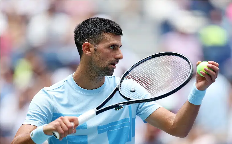 إصابة توقف منافس دجوكوفيتش وتصعد به