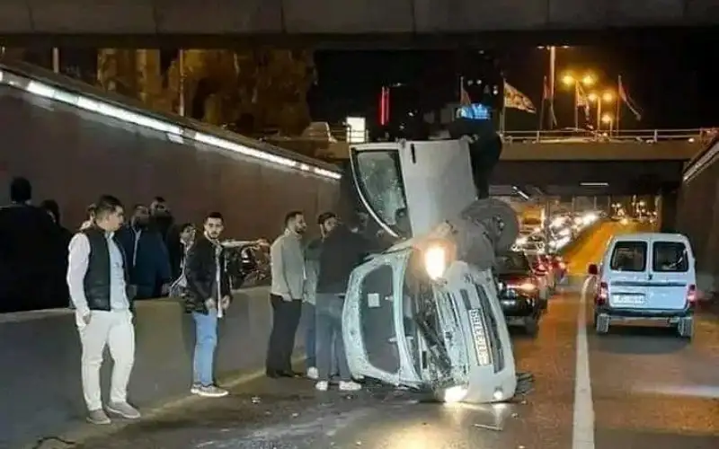 حادث يتسبب بتحويل حركة السير في