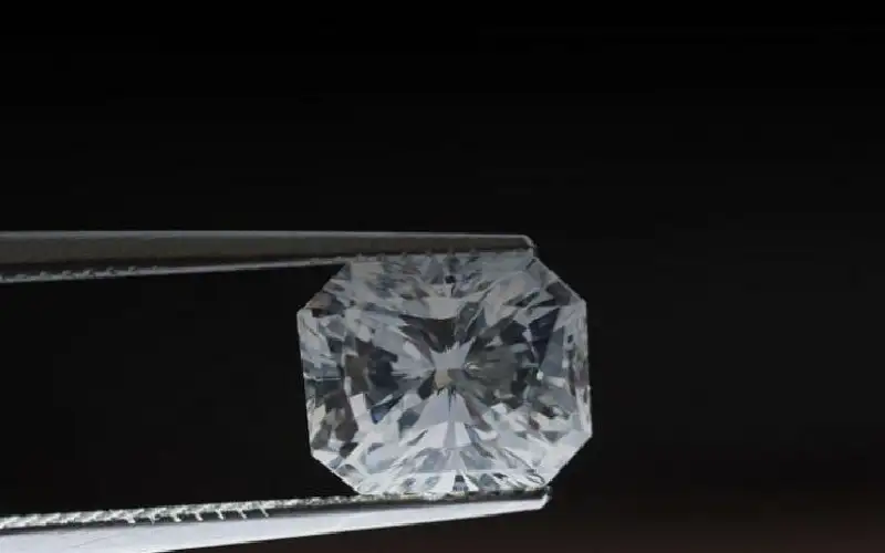 الألماس الروسي يدخل مرحلة الحظر الغربي