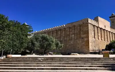 الاحتلال يغلق الحرم الإبراهيمي في الخليل