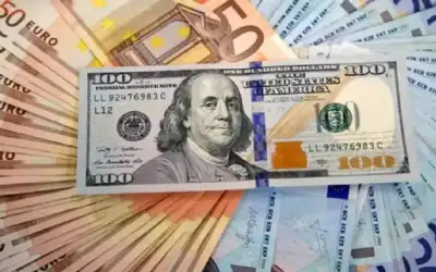 الدولار يلامس أعلى مستوى في أسبوعين