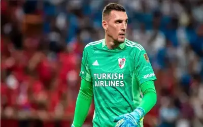 ردا على سكالوني.. أرماني يعتزل اللعب