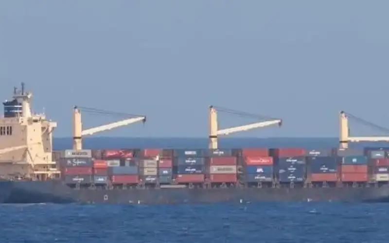 رويترز: ناقلة نفط سعودية تتعرض لهجوم