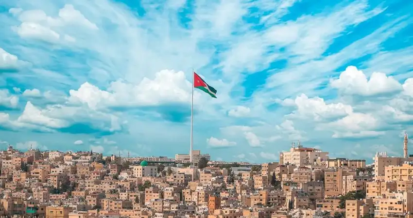 طقس معتدل الحرارة في معظم المناطق