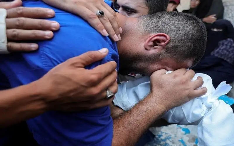 ارتفاع عدد الشهداء بغزة منذ فجر