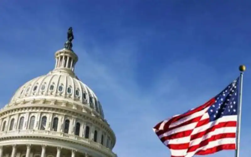 واشنطن تطالب بوتين بعدم التدخل بانتخاباتها