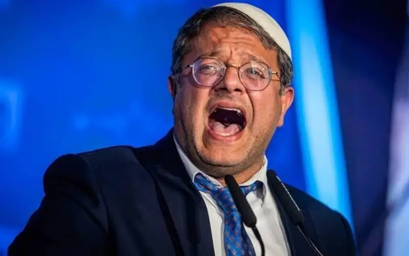 مستوطنون يطردون بن غفير من شاطئ