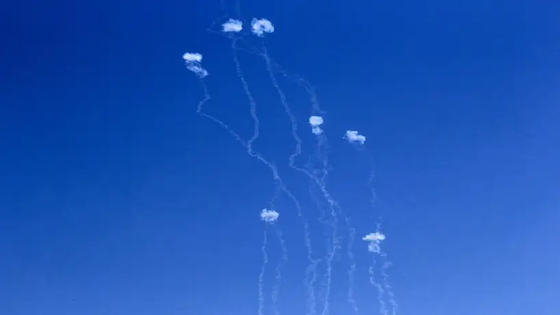 الجيش الإسرائيلي: رصد إطلاق 30 صاروخا