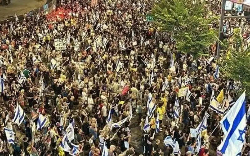 400 ألف إسرائيلي يتظاهرون في تل