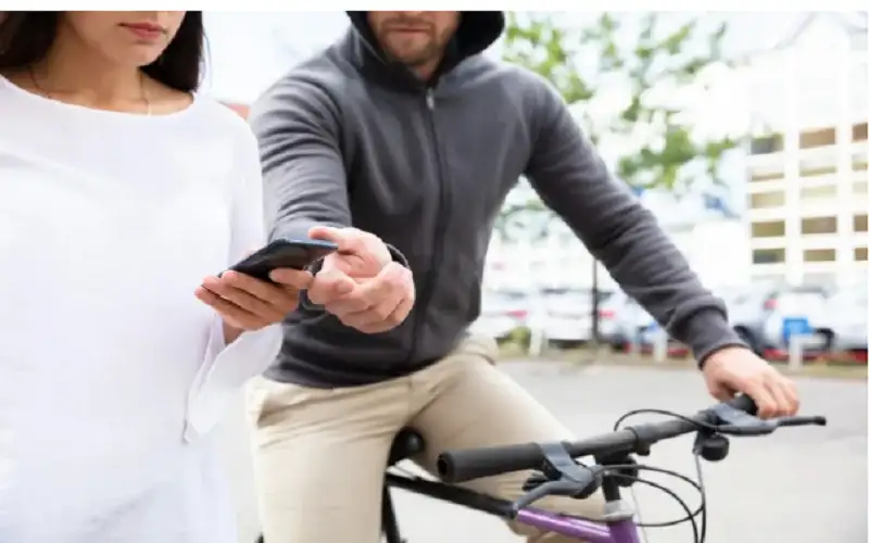 سرقات الهواتف تقفز 150% في بريطانيا