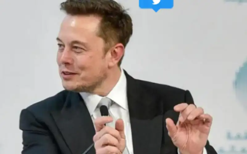 إيلون ماسك قد يصبح أول تريليونير