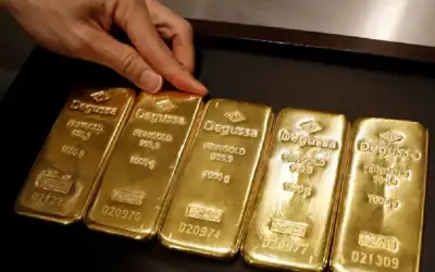 الذهب ينخفض قبيل صدور بيانات تضخم