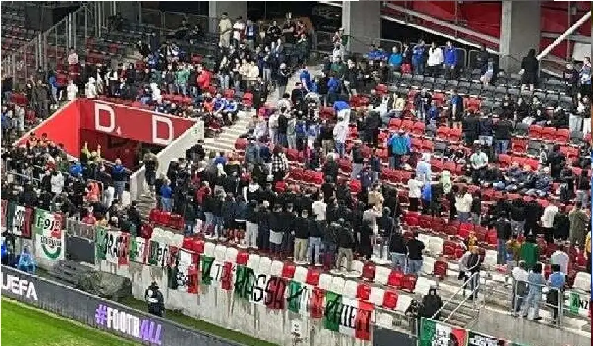 هكذا تعاطف جماهير المنتخب الإيطالي مع