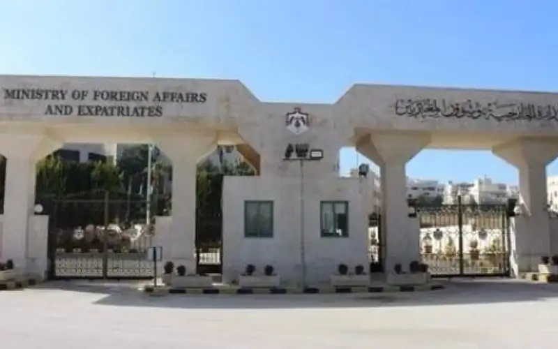 بريطانيا تلغي العمل بنظام التأشيرة الإلكترونية