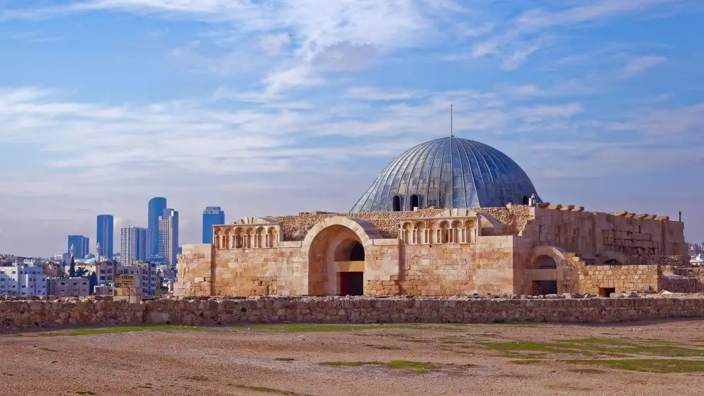 أجواء معتدلة في المرتفعات والسهول وحارة