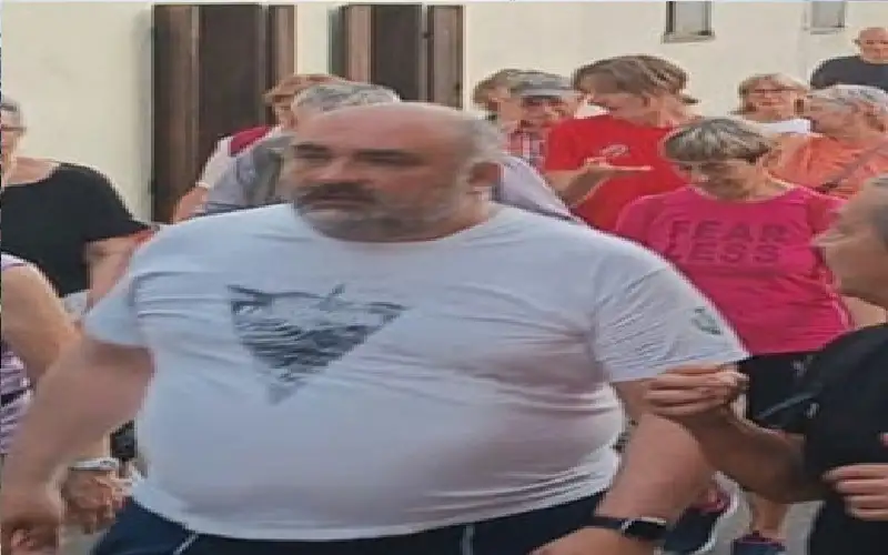 عمدة قرية إيطالية يستعين بسكان قريته