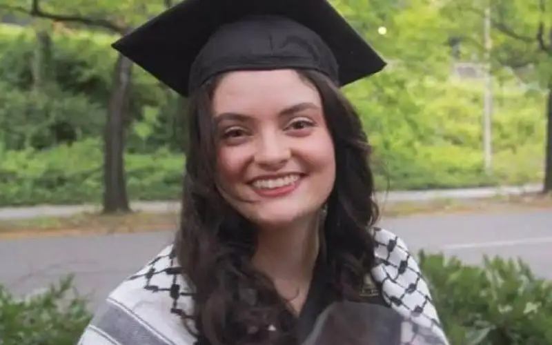 بايدن يبرر مقتل المتضامنة الأمريكية عائشة