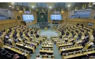 العتبة تحول دون وصول 15 قائمة