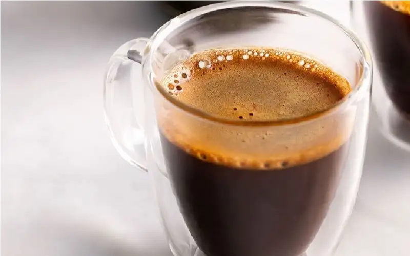 دراسة: تناول القهوة يبطئ شيخوخة بشرة