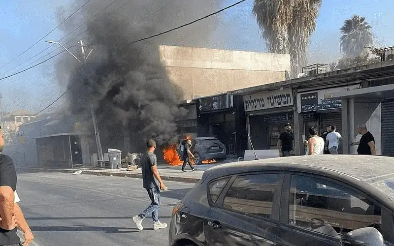 إعلام عبري: 12 مصابا بانفجار سيارة