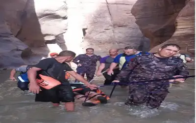 سقط بمحمية الموجب .. ثلاثيني يتعرض