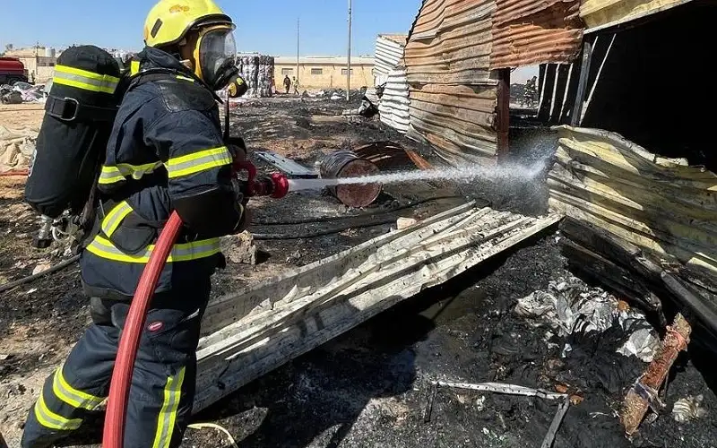 السيطرة على حريق بمصنع قطنيات في
