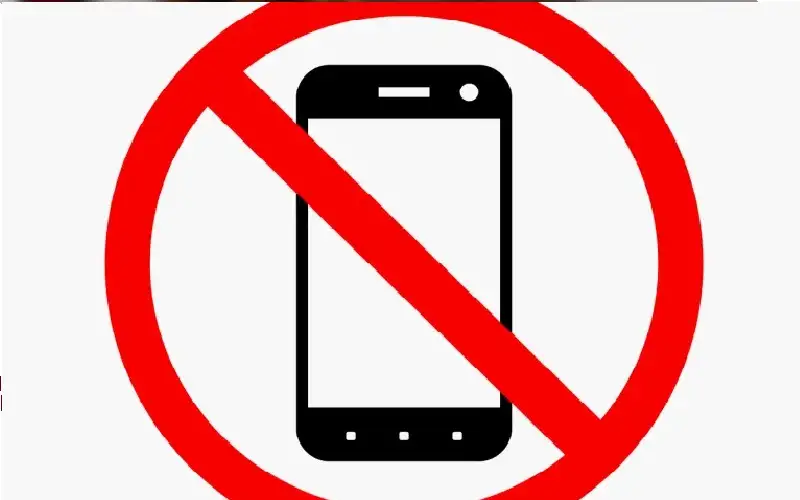 مدارس أوروبا تحظر الهواتف المحمولة بسبب