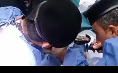 الدفاع المدني يحرر يد طفلة علقت