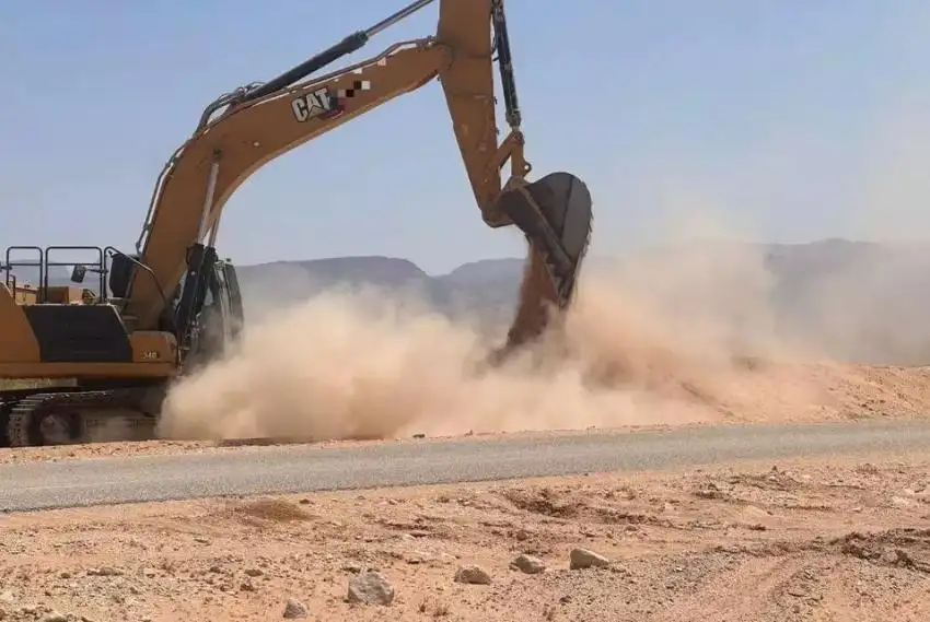 جيش الاحتلال يبدأ بحفر خدق على