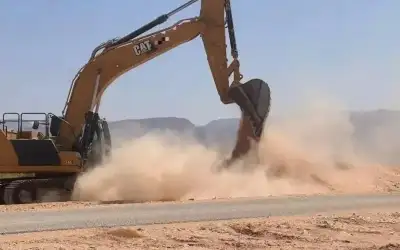 جيش الاحتلال يبدأ بحفر خدق على