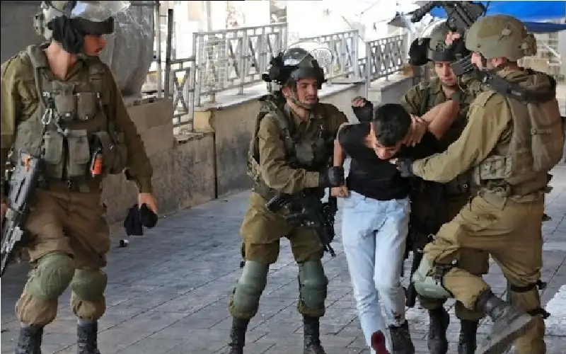 الاحتلال يعتقل 20 مواطنا من الضفة