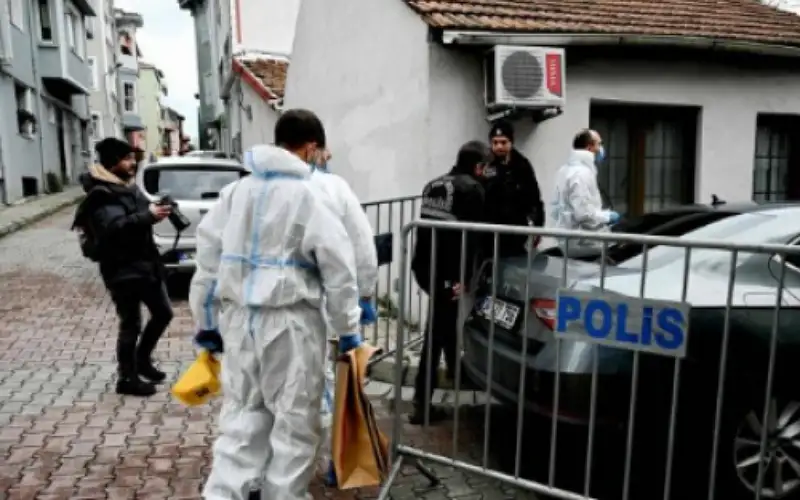 الشرطة الفنلندية توقف 3 رجال يشتبه