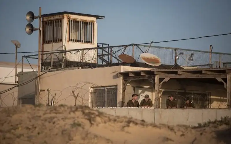 سرقة 18 حاوية أسلحة من قاعدة