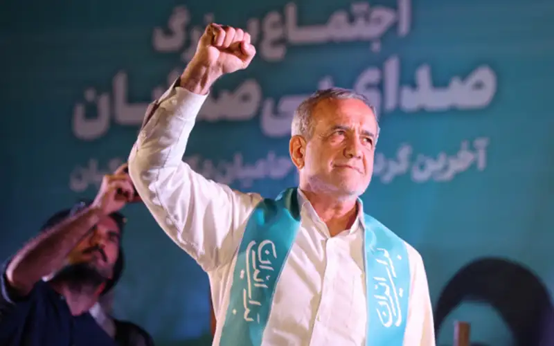 الرئيس الإيراني: لم نرسل صواريخ فرط