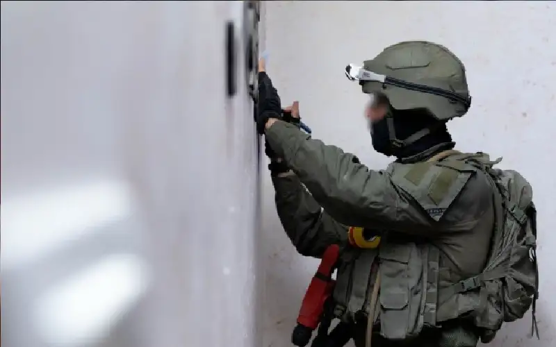 الاحتلال يأخذ قياسات منزل أسير تمهيدا