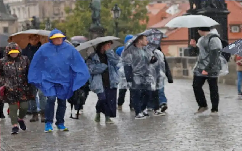 السلطات التشيكية تستدعي ما يصل إلى