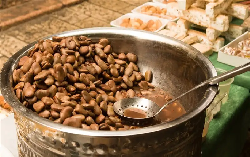 خبراء التغذية: الفول وجبة غذائية متكاملة