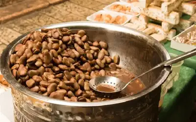 خبراء التغذية: الفول وجبة غذائية متكاملة