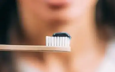 مشاكل الأسنان واللثة.. أعراض مهملة لسن