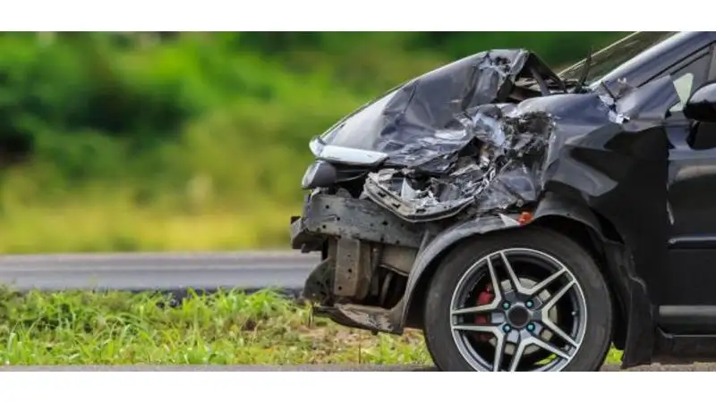 وفاة وإصابة بحادث تدهور مركبة على