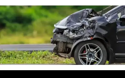 وفاة وإصابة بحادث تدهور مركبة على