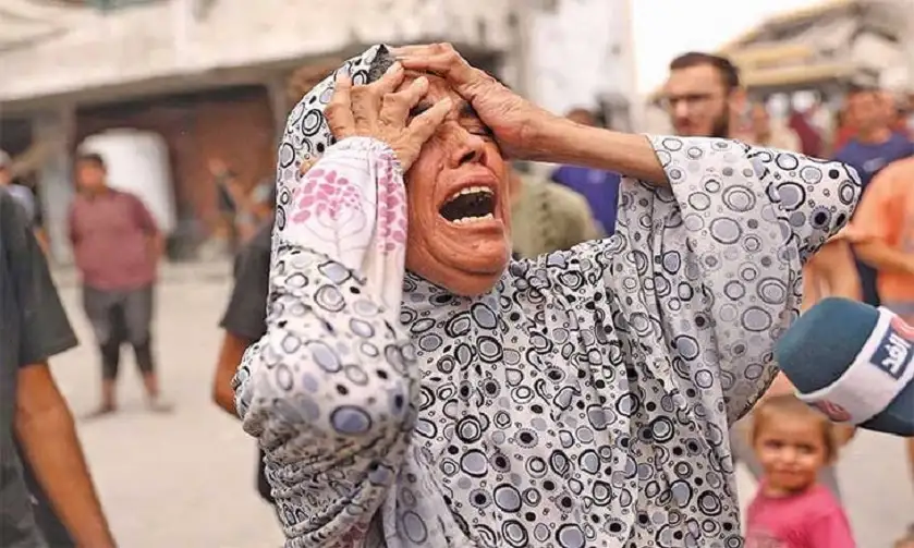 شهداء في قصف منازل ومدرسة تؤوي