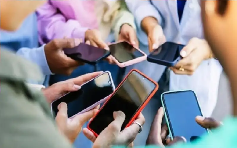 بعد البيجر.. هل تنفجر الهواتف الذكية