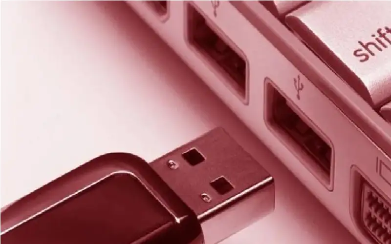 فرنسا تسقط بـفخ الفلاشات.. معلومات حساسة