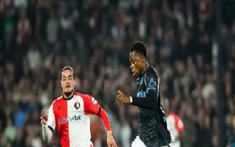 برباعية نظيفة.. باير ليفركوزن يسحق فينورد