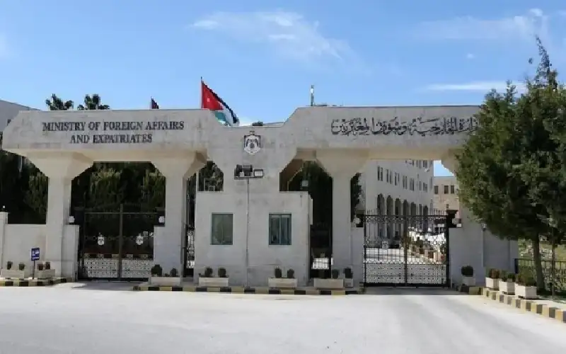 الأردن يعزي إيران