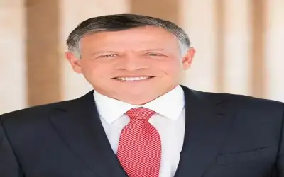 الملك يهنئ خادم الحرمين الشريفين باليوم